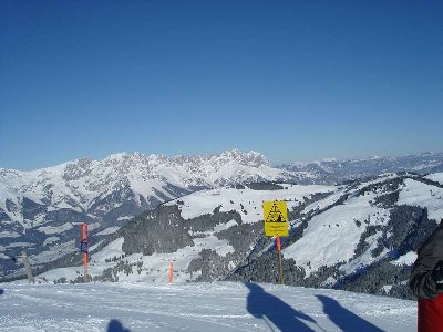 Blick Richtung Südhang, Scheffau, und der Wilde Kaiser