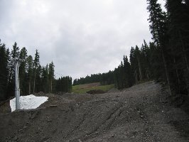 17-Mondlandschaft im unteren Abschnitt der neuen Piste.jpg