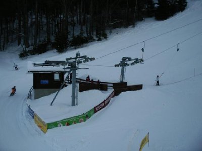 Talstation des SL Eibl-Lift, dahinter die Rennwiese