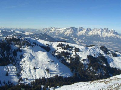 ehrenbachhöhe - Hahnenkamm und Wilder Kaiser im Hintergrund