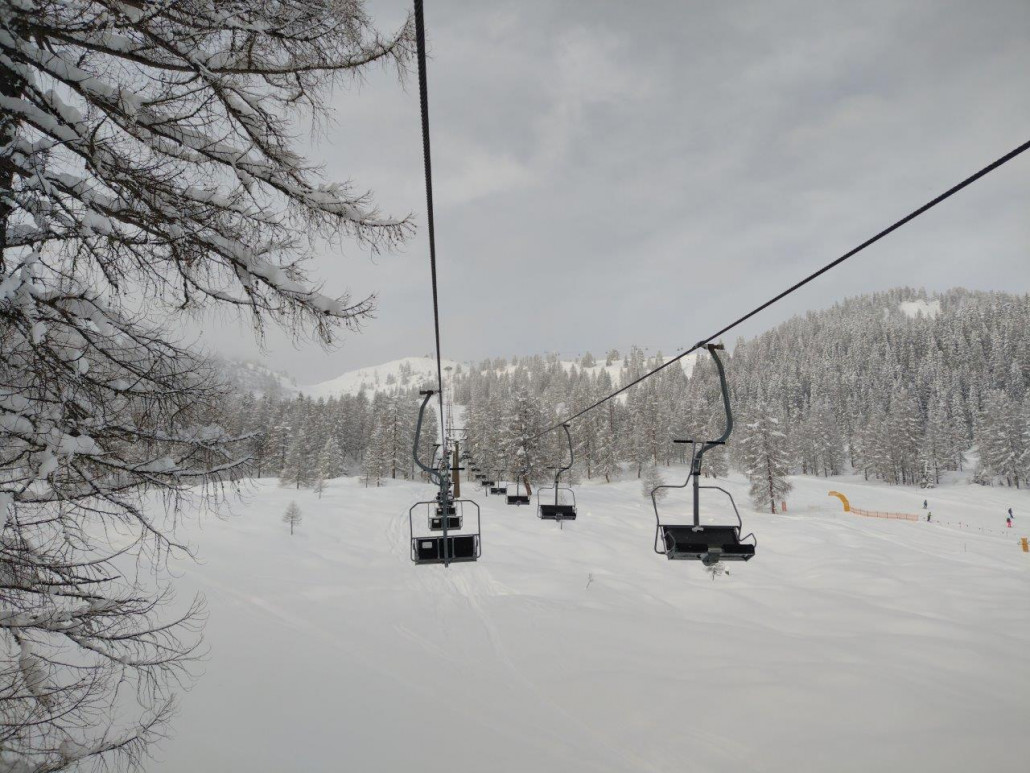 DSB Unterbergriedl 2. Diese Bahn ist die Vorgängerbahn der 1. Sektion der Rosskopfbahn, die hat man nach Errichtung der Rosskopfbahn hier her versetzt. Auf der Zauchenseer Seite haben die Lifte normale Namen.