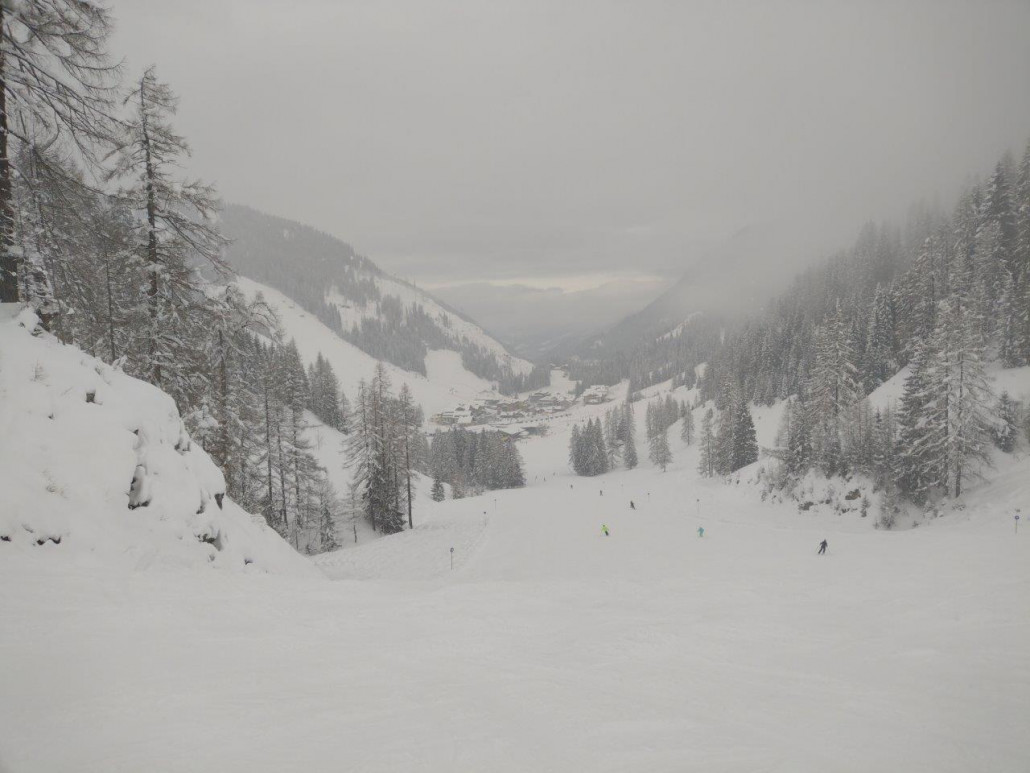 Piste Nr. 9, im Hintergrund Zauchensee. Nachmittags begann es wieder leicht zu schneien und es wurde auch wieder etwas kälter.