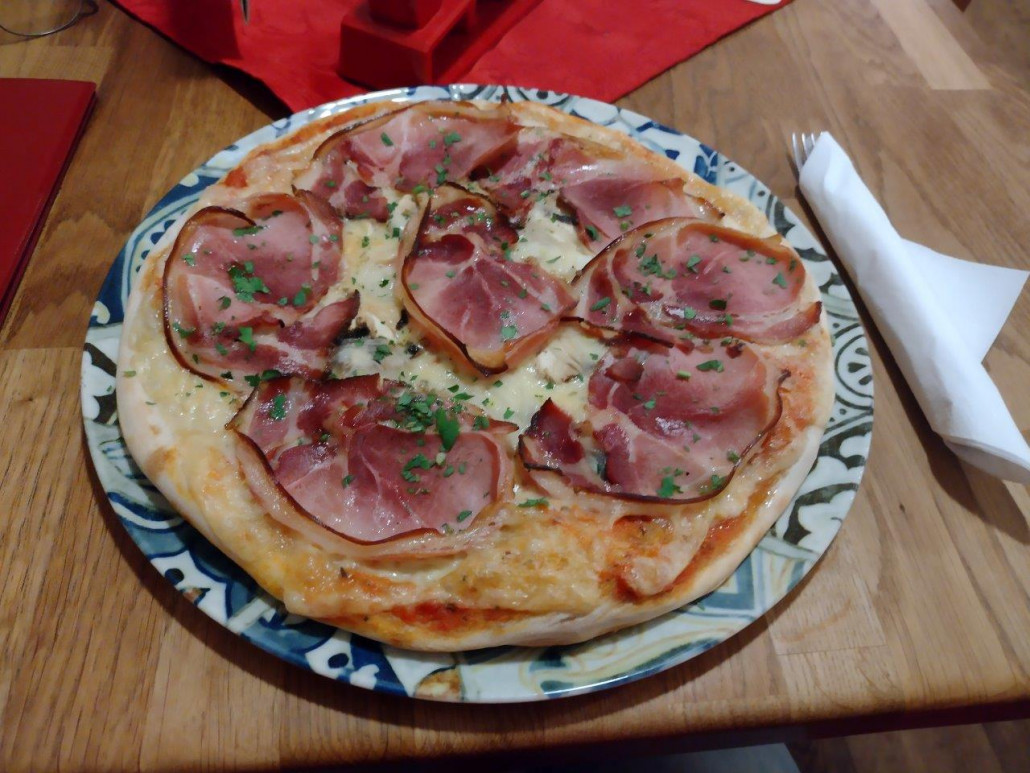 Das Abendessen - Bauernpizza beim Schlosswirt - sehr zum empfehlen.
