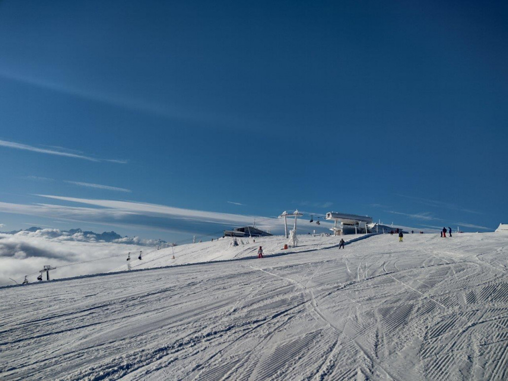 Bergstationen Wörthersee Family Jet (vorne) und der Gipfelbahn