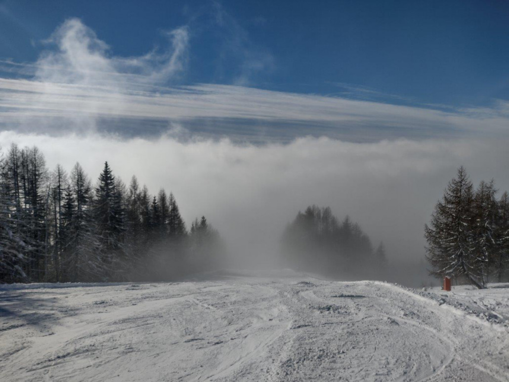 Abfahrt Nr. 24 im Bereich der Nebelgrenze.