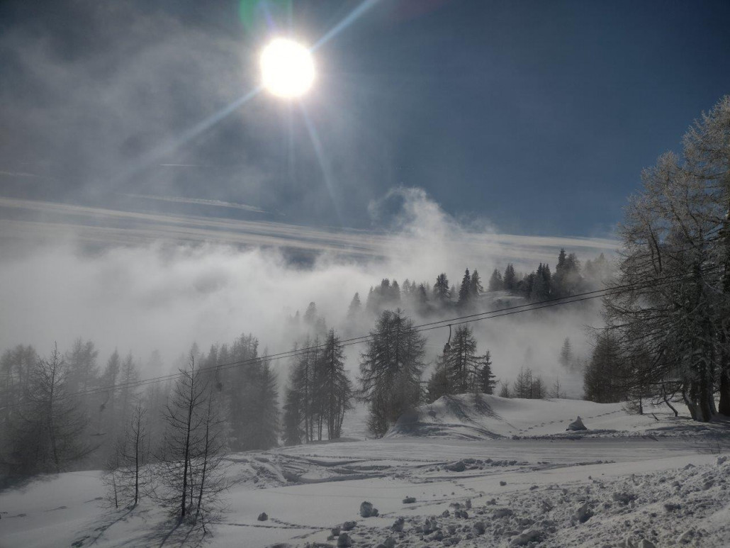 Nebelobergrenze beim Birkenhoflift, Foto aufgenommen auf der Terrasse der Berger Alm.