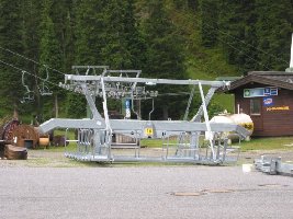 02-Stützenkopf 1B auf dem Parkplatz.jpg