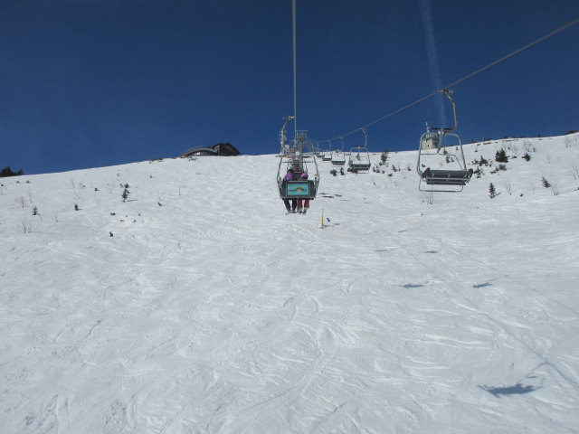 2-CLF Gipfel, darunter die Steilhang-Abfahrt (geschlossen), links im Hintergrund das Terzerhaus