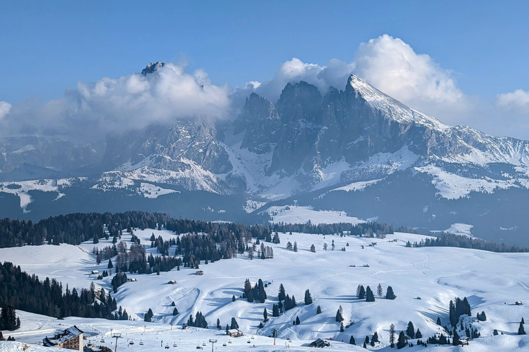 Langkofel / Plattkofel. Schön für's Auge. Und die Sonne für's Gemüt.