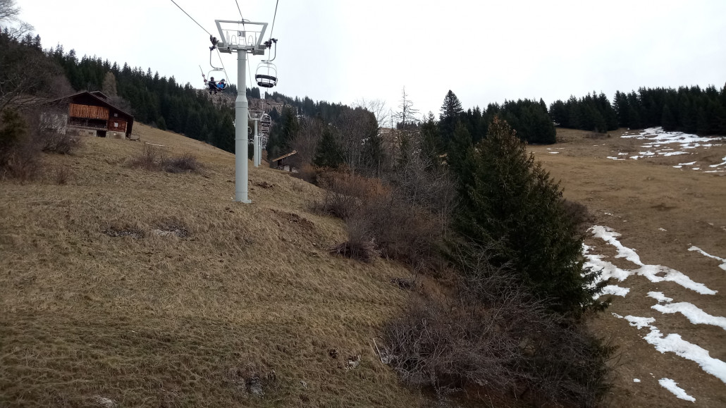 Daher genießen wir jetzt einfach mal die Liftfahrt