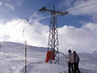Nochmals 2 Skifahrer. Glaub jetzt hab ich alle Leute fotografiert die an diesem Tag in diesem Skigebiet waren. ;-)
