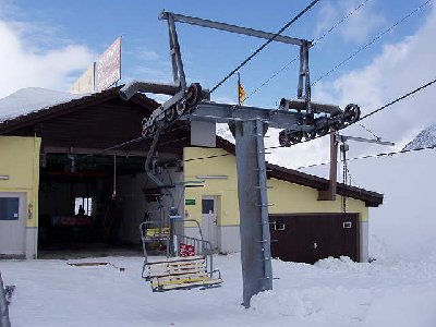Talstation DSB Lückli. Station wurde als Geschenk von Lehrlingen neu gemalt. Kapazität: 800p/h