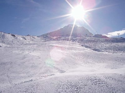 Das ganze von unten. Bild stammt vom Nachmittag um 15.30 :-) Man zähle die Spuren