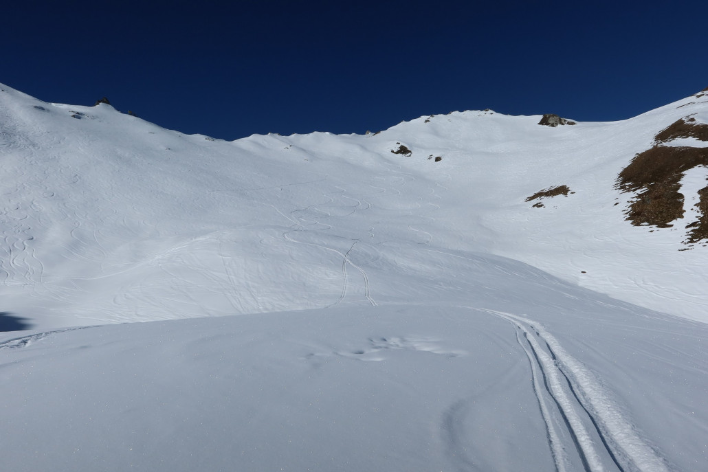 Paradehang der Variante. Oben links ist die Bergstation Greppon Blanc 1  und der Zustieg zur Route zu erkennen, oben rechts verdeckt liegt die Bergstation Greppon Blanc 3.
