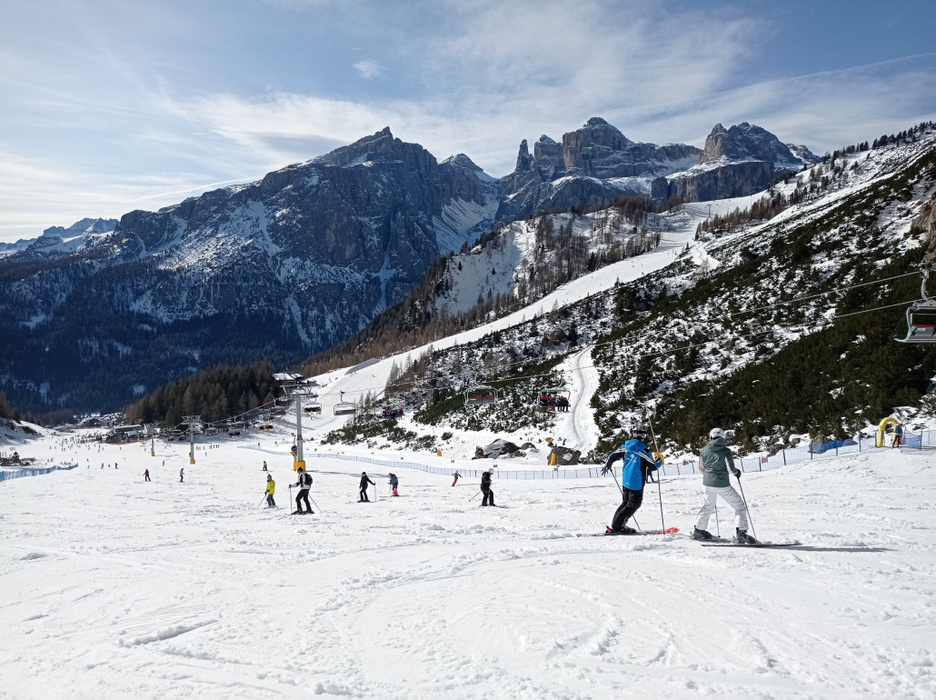 Im Edelweißtal: schon vormittags weiche, sulzige Piste an der Stella Alpina KSB