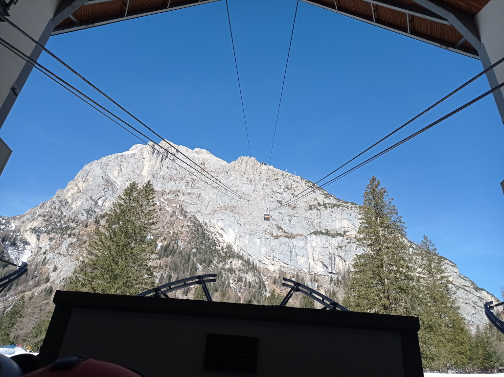 Wartezeit eine Gondel :)