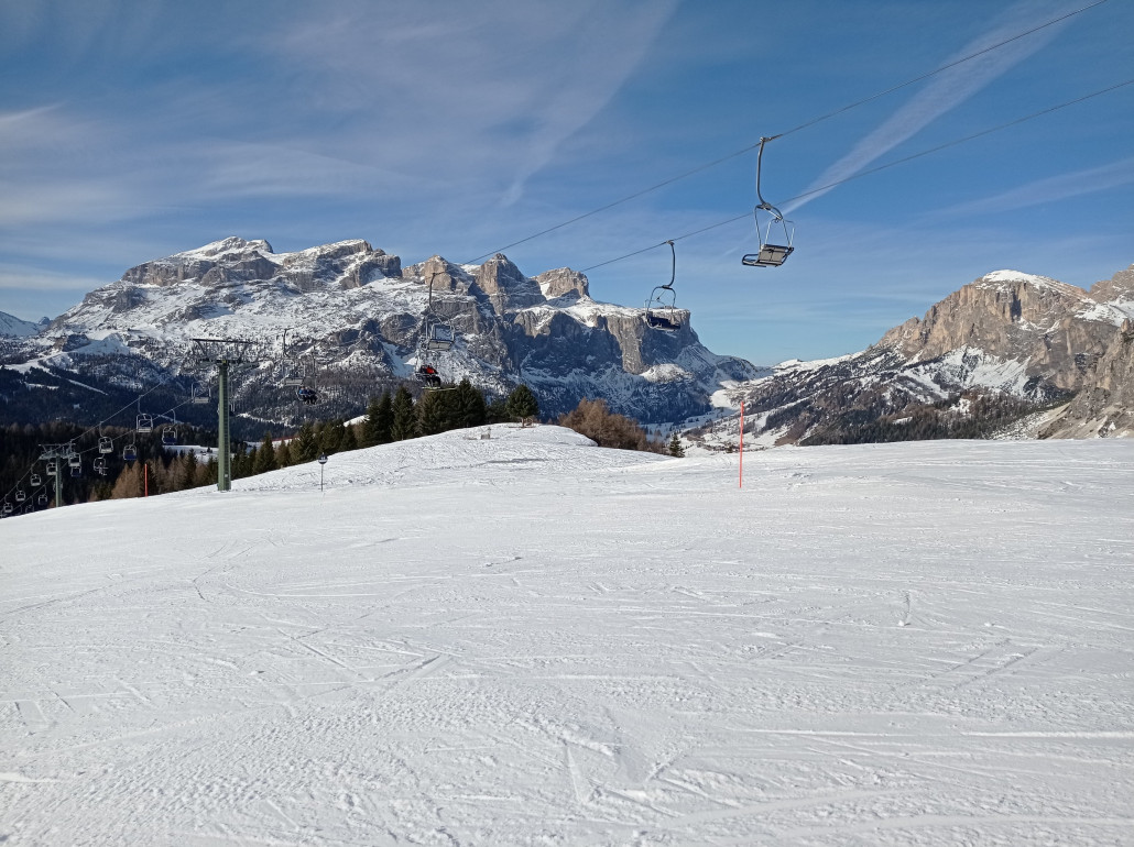 Morgenblick vom Piz la Ila zu Sella und Grödner Joch