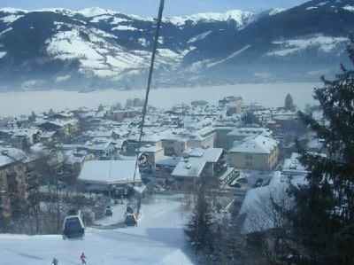 Zell am See mit 4EUB City-X-Press.