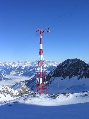 Die hoechste Seilbahn stuetze der Welt.