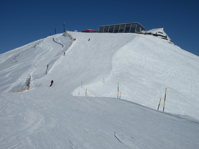 Olympia Abfahrt Damen, im Hintergrund der Hoadl (2.340 m)