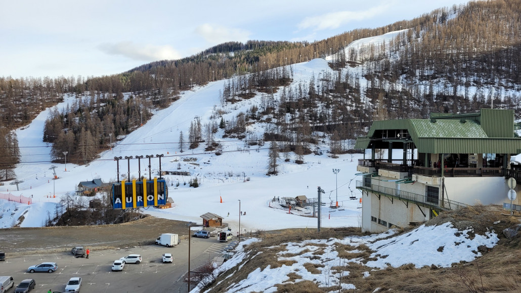 skurrile Teleriou-Bahn