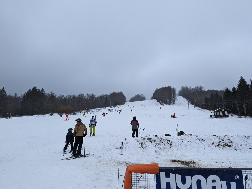 Blick auf den unteren Hang, gute Verhältnisse.