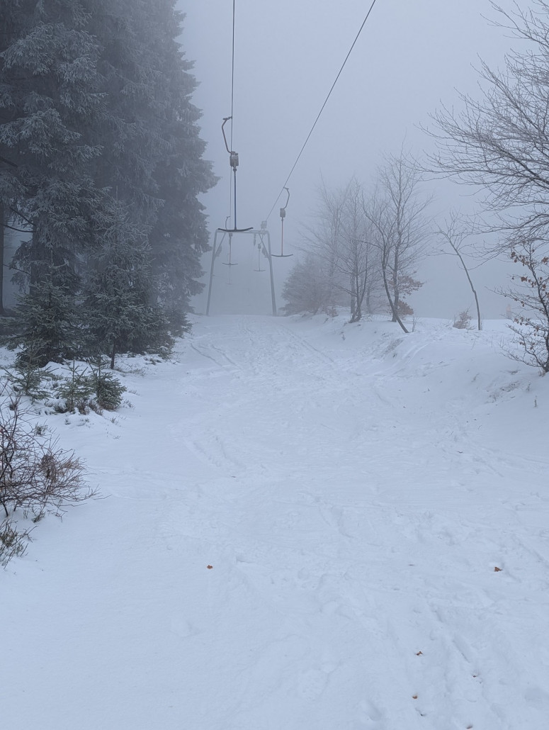 Lifttrasse des geschlossenen Gipfellifts