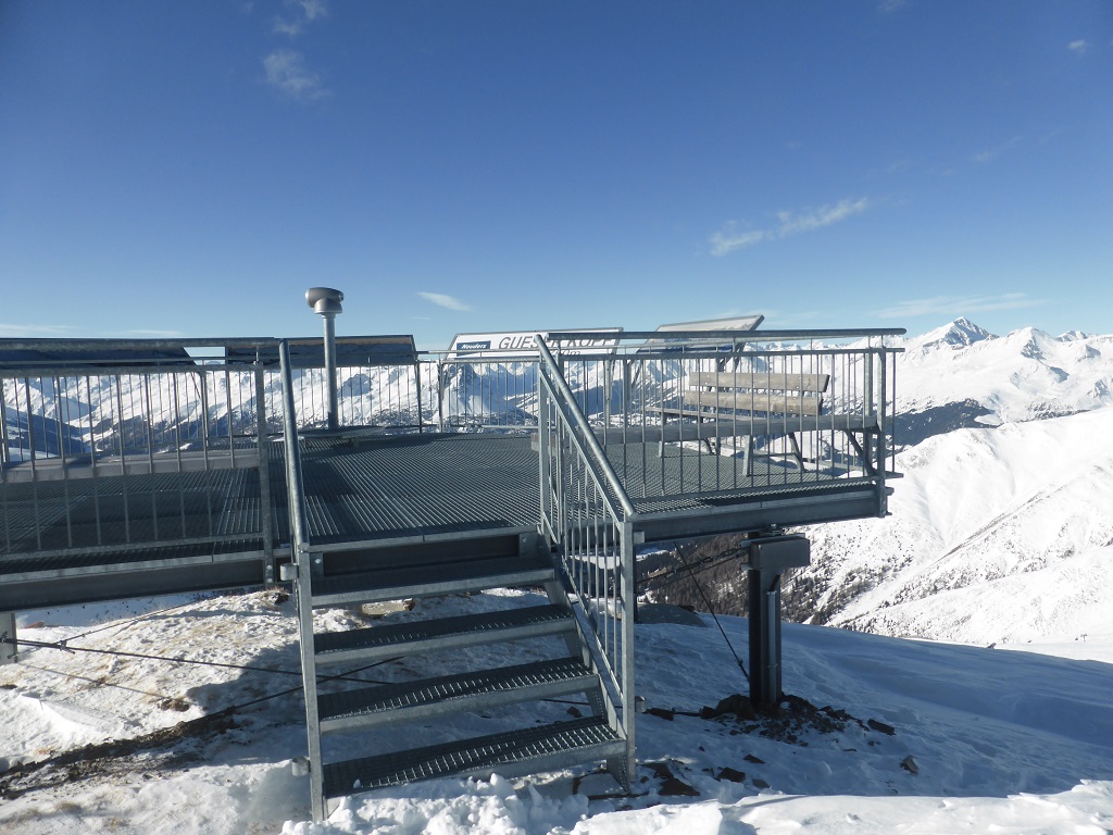 oben eine kleine Plattform