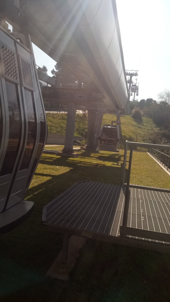 Daher nur ein kurzer Behelfsbahnsteig