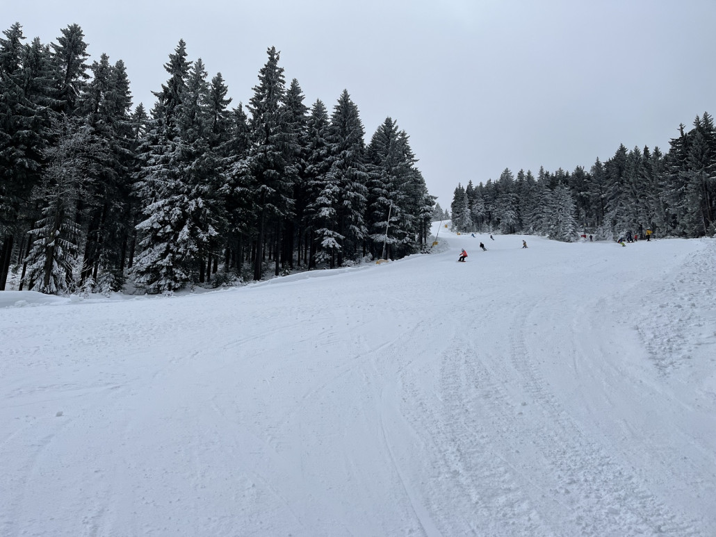 ...nur unten etwas knollig an der Zufahrt zum KSSL