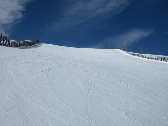 Karabfahrt, rechts im Hintergrund die 8-MGD Gipfel