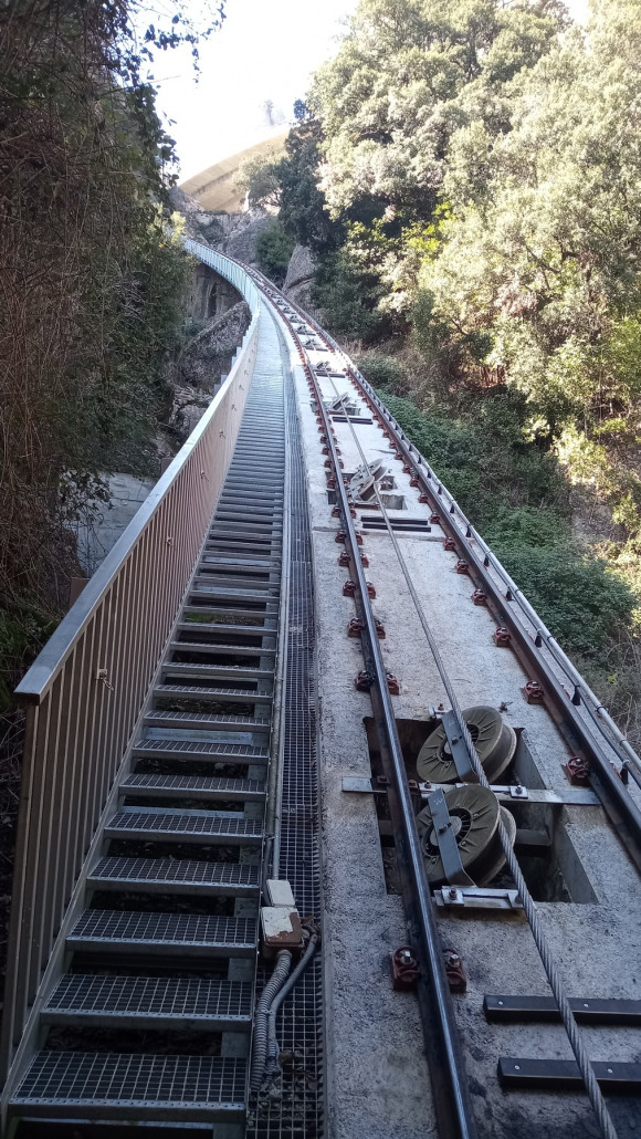 Zu dem Spaziergang, von dem hier schon Bilder existieren,  komm ich später, der Einfachheit  halber erst mal die Bergfahrt.