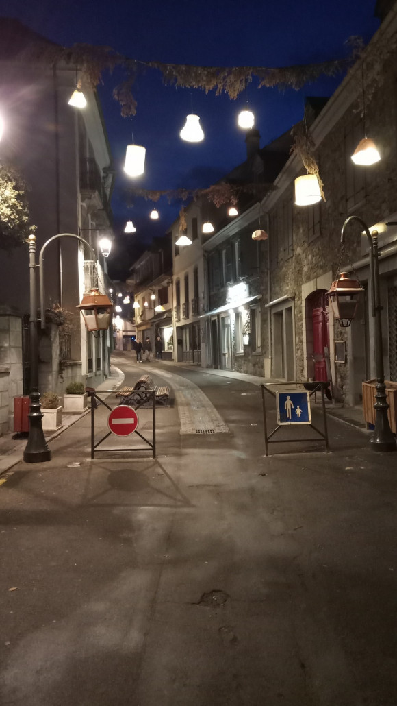 Aber wenigstens weiß ich jetzt wo der Stehlampehimmel.