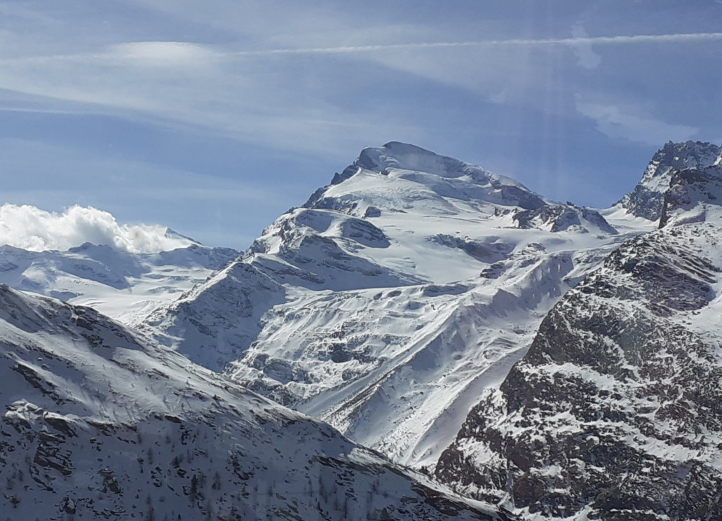 Sehr präsent auf Heidbodme: Strahlhorn 4190m