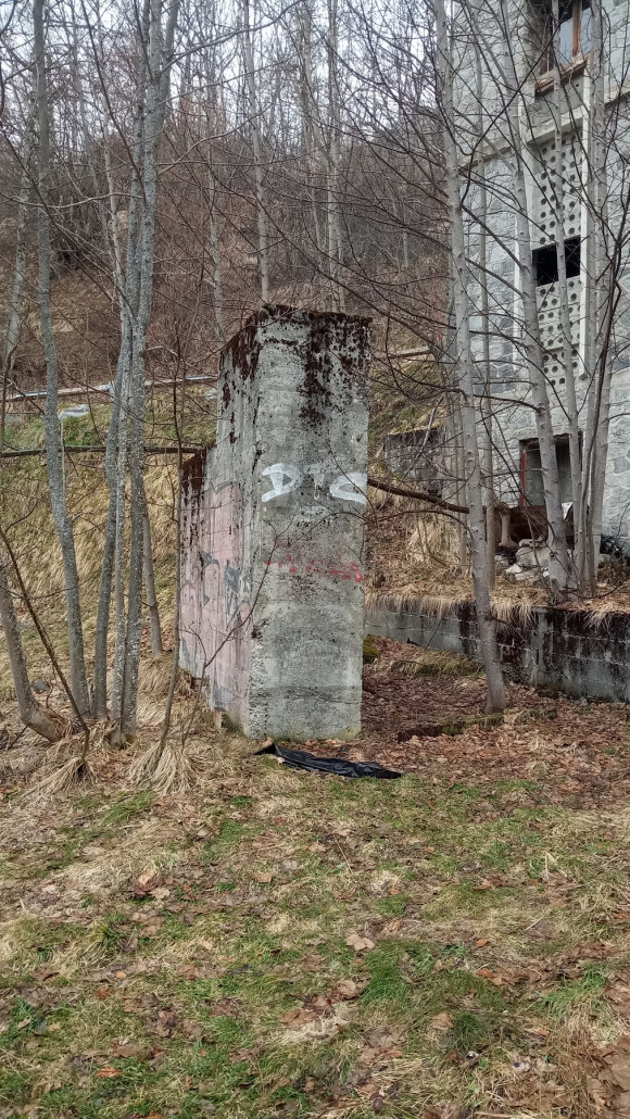 Der Steher vom Sessellift hat jetzt schon set über 50 Jahren keine Funktion mehr