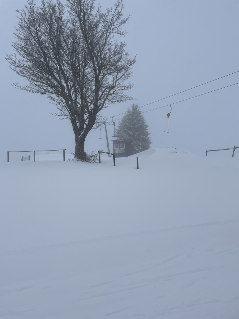 Für Wiederholungsfahrt an der blauen Piste