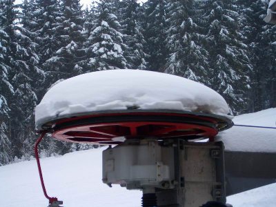 Schnee, der der Schwerkraft trotzt...