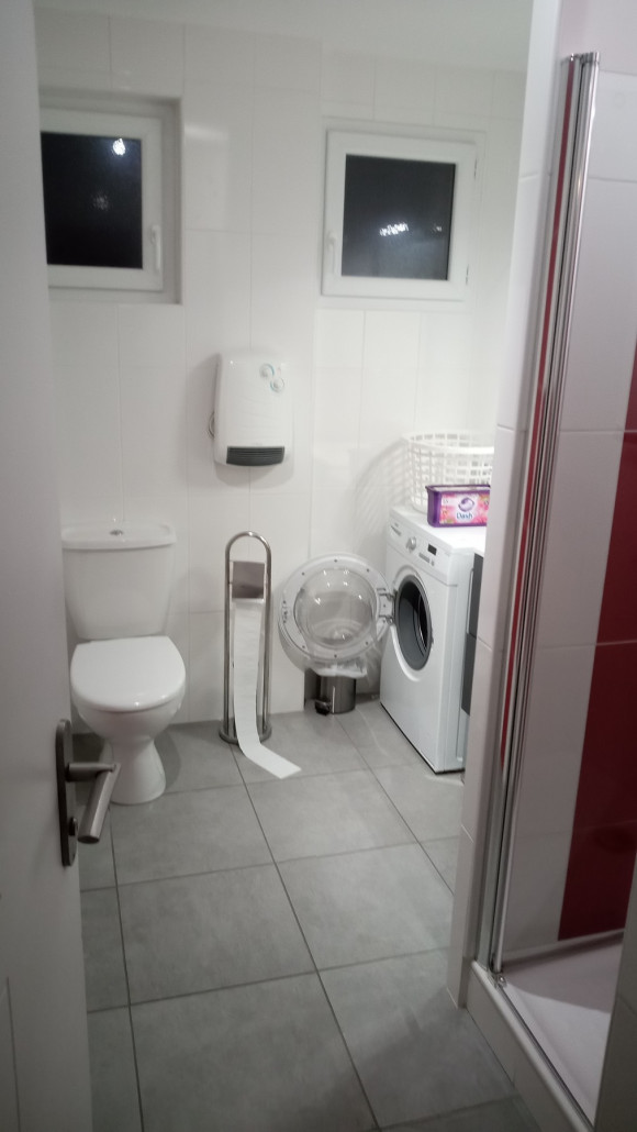 Bad mit Wachmaschine die auch genutzt wurde.