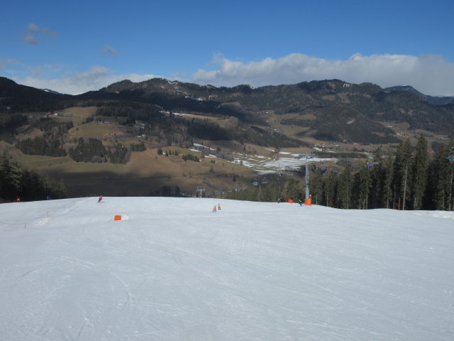 Pabstinpiste B, rechts daneben der 4-CLF Grebenzen, ganz links die Rennpiste (wegen Skirennen geschlossen)