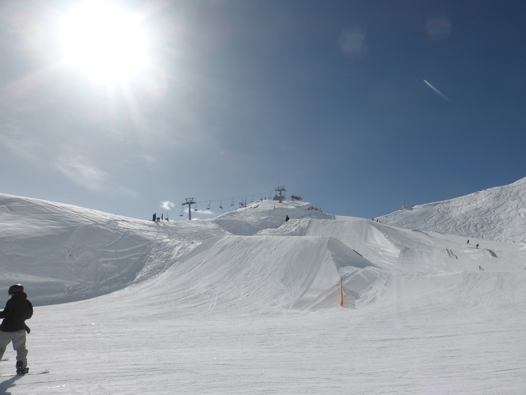 und da war auch die Spielwiese der Freestyler. Der schwarze Punkt in der Mitte ist gerade einer der coolen Jungs