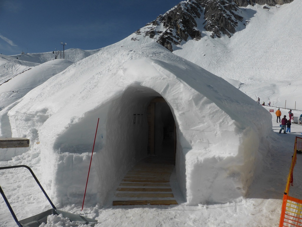 an der Zentralstation stand ein Iglu