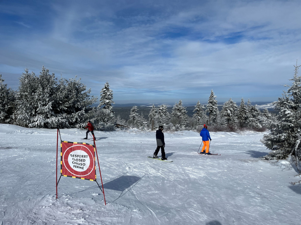 Und auch am Beginn der Abfahrt erneut eine Warnung, wir wollten sie dennoch fahren