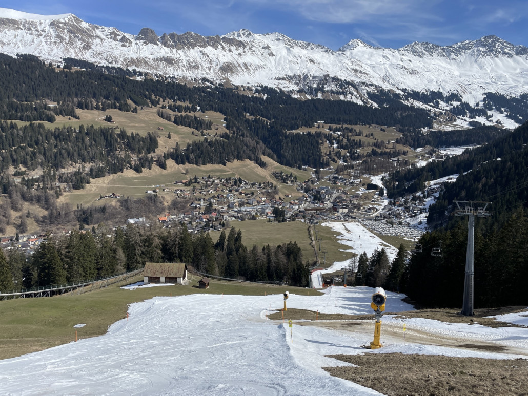 Talabfahrt sehr weich und auch langsam knapp mit Schnee, dürfte aber noch ein Weilchen halten.