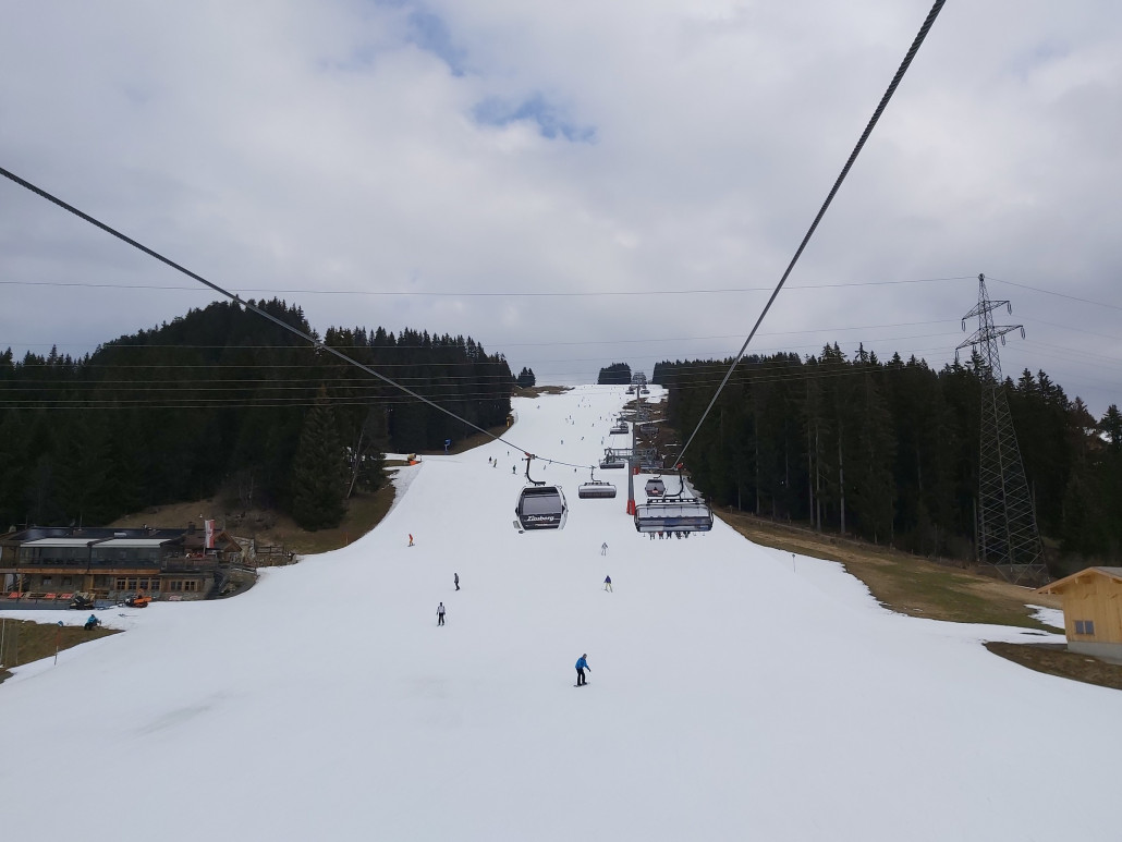 Zinsbergbahn. Mittlerweile haben wir 10:57 Uhr.
