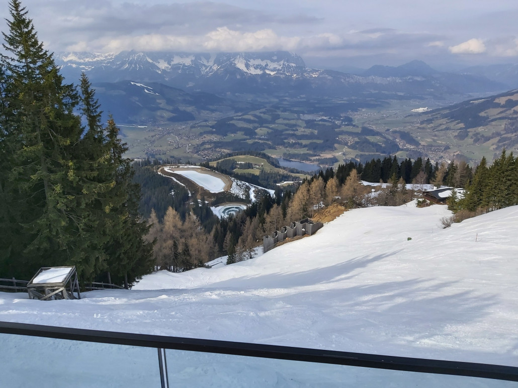 Schon sehr Hügelig da runter.  So macht man bei mir keine Werbung.