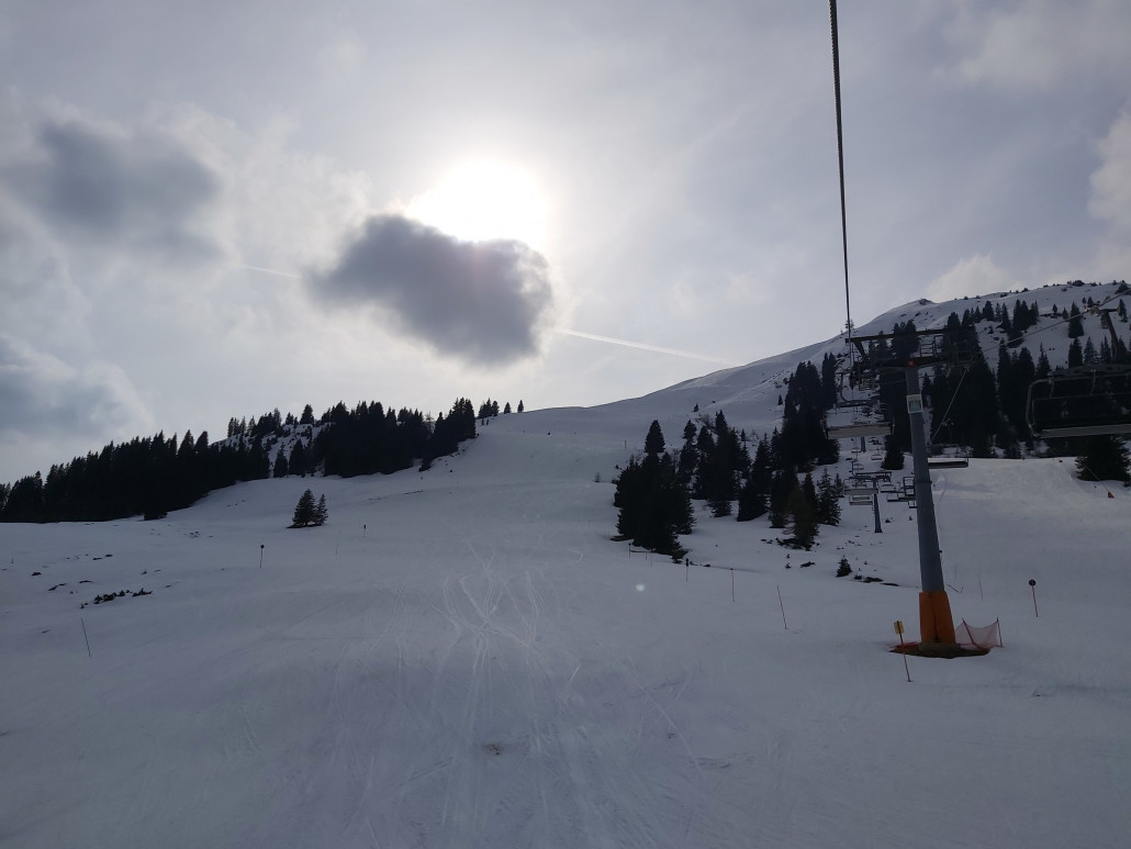 15:25 Uhr. Mhh, mit Glück kann der geplannte Weg gefahren werden. Sonst wird es schiebe lastig.