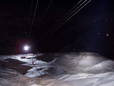Pisten auf der Gurschenalp mit Funpark und Skilift Gurschen
