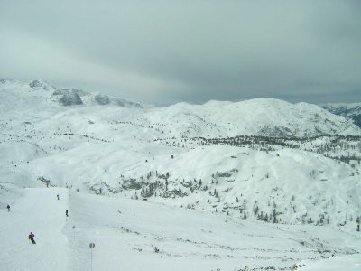 Abzweigung der Variante nach rechts von der präparierten Piste