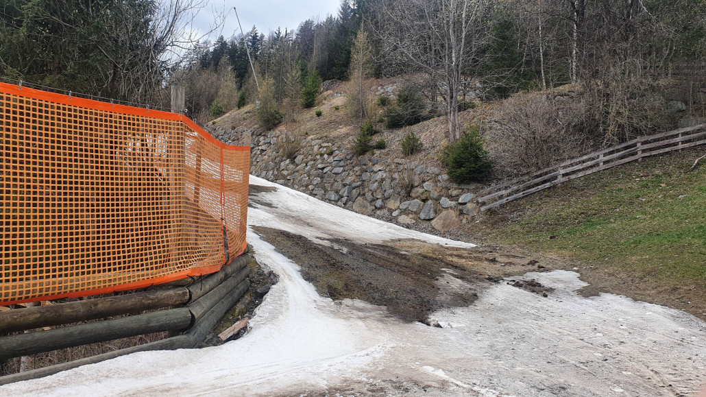 Talabfahrt war noch machbar. Musste 3 mal die Ski ausziehen