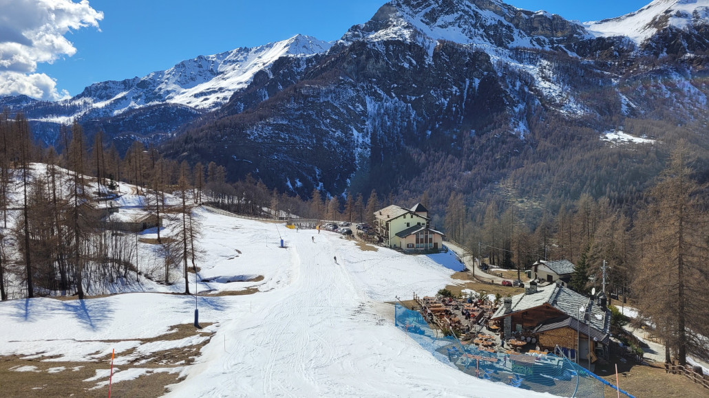 Im mittleren Teil der Talabfahrt nach Valtournenche